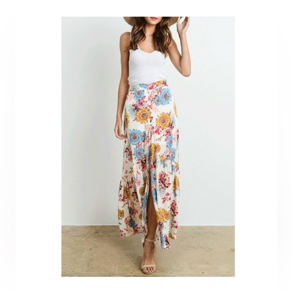LE LIS Sunflower Maxi Skirt Floral
Button Front size s
